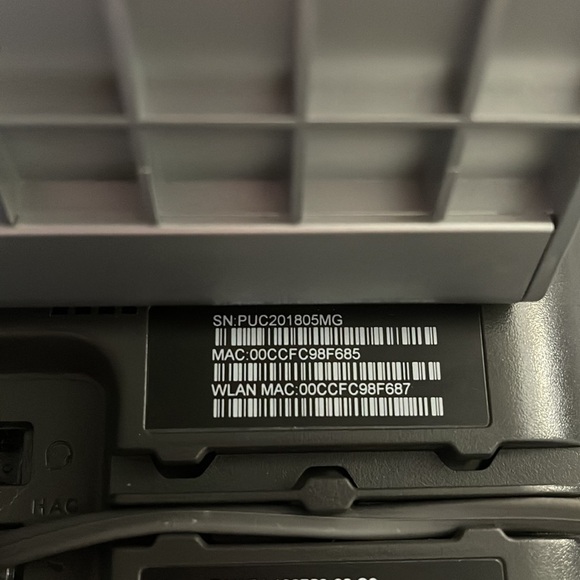 Cisco CP-8865 IP Phone- LIke new-still has plasti on screen - Picture 7 of 12